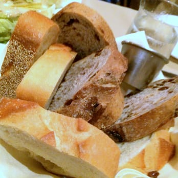 The Manor Tavern - Bread basket - American Near Me - Monkton, Maryland