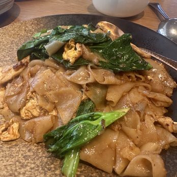 Thai Favorite Cuisine - Pad See Ew - Thai Near Me - Tustin, California Thai Favorite Cuisine - Pad See Ew - Thai Near Me - Tustin, California