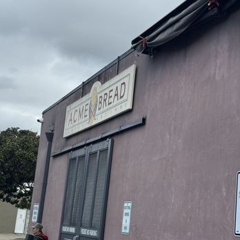 Acme Bread Company - Outdoor with musician - Bakeries Near Me - Berkeley, California
