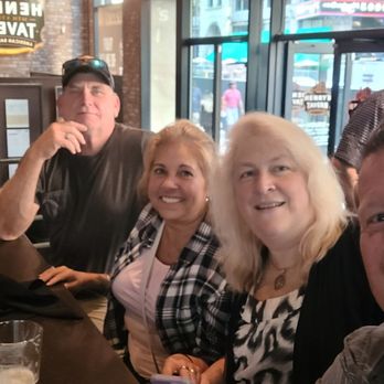Henry's Tavern - Easternshore in Da house - New American Near Me - Denver, Colorado