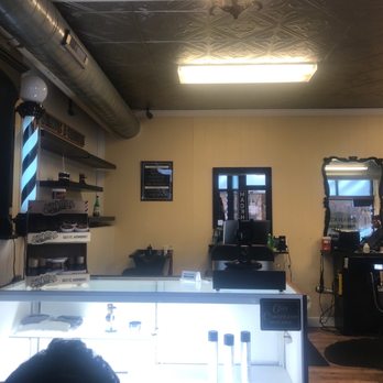 Mackhard Barber Shoppe - Barbers Near Me - Downers Grove, Illinois Mackhard Barber Shoppe - Barbers Near Me - Downers Grove, Illinois