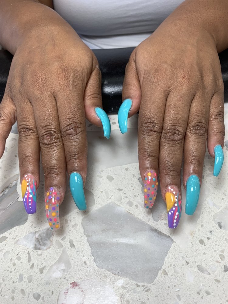 Nails by Lang Logo