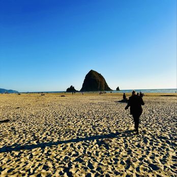 Cannon Beach - Beaches Near Me
