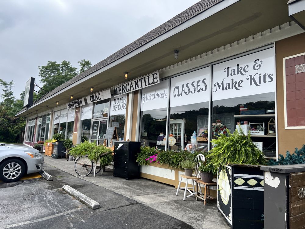 SOUTHERN GRACE MERCANTILE Updated September 2024 8903 Oak Ridge Hwy