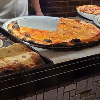 Joe’s Pizza - Pies looked great! - Pizza Near Me - New York, New York