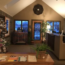 Camille Baughman and Associates Therapeutic Massage - Reception Area
