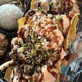 Souza's Fish House - 2 choice poke nachos: Hurricane & Garlic - Poke Near Me - Honolulu, Hawaii Souza's Fish House - 2 choice poke nachos: Hurricane & Garlic - Poke Near Me - Honolulu, Hawaii