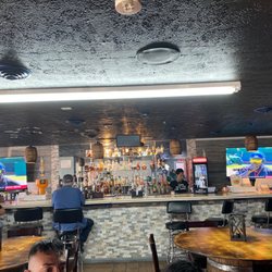 MoTeez Sports Pub - Chilling