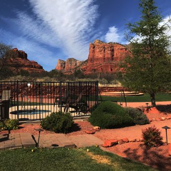 Red Agave Resort - Courtyard views of the pool area and the gorgeous views of Bell Rock and Courthouse Butte. - Hotels Near Me - Sedona, Arizona Red Agave Resort - Courtyard views of the pool area and the gorgeous views of Bell Rock and Courthouse Butte. - Hotels Near Me - Sedona, Arizona