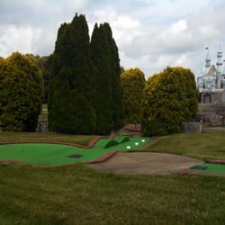 Challenger Three Golf Course - Putt putt and batting cage