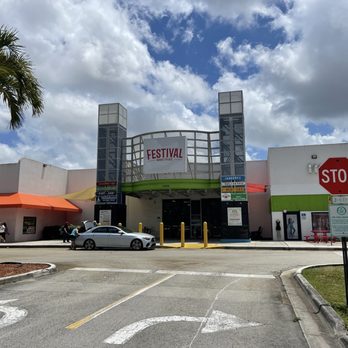 Festival Marketplace - Men's Clothing Near Me - Pompano Beach, Florida