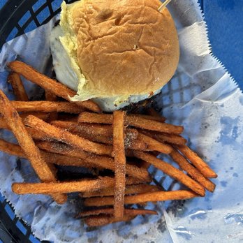 Art’s Place - Veggie burger and sweet potato FF - American Near Me - Kitty Hawk, North Carolina Art’s Place - Veggie burger and sweet potato FF - American Near Me - Kitty Hawk, North Carolina