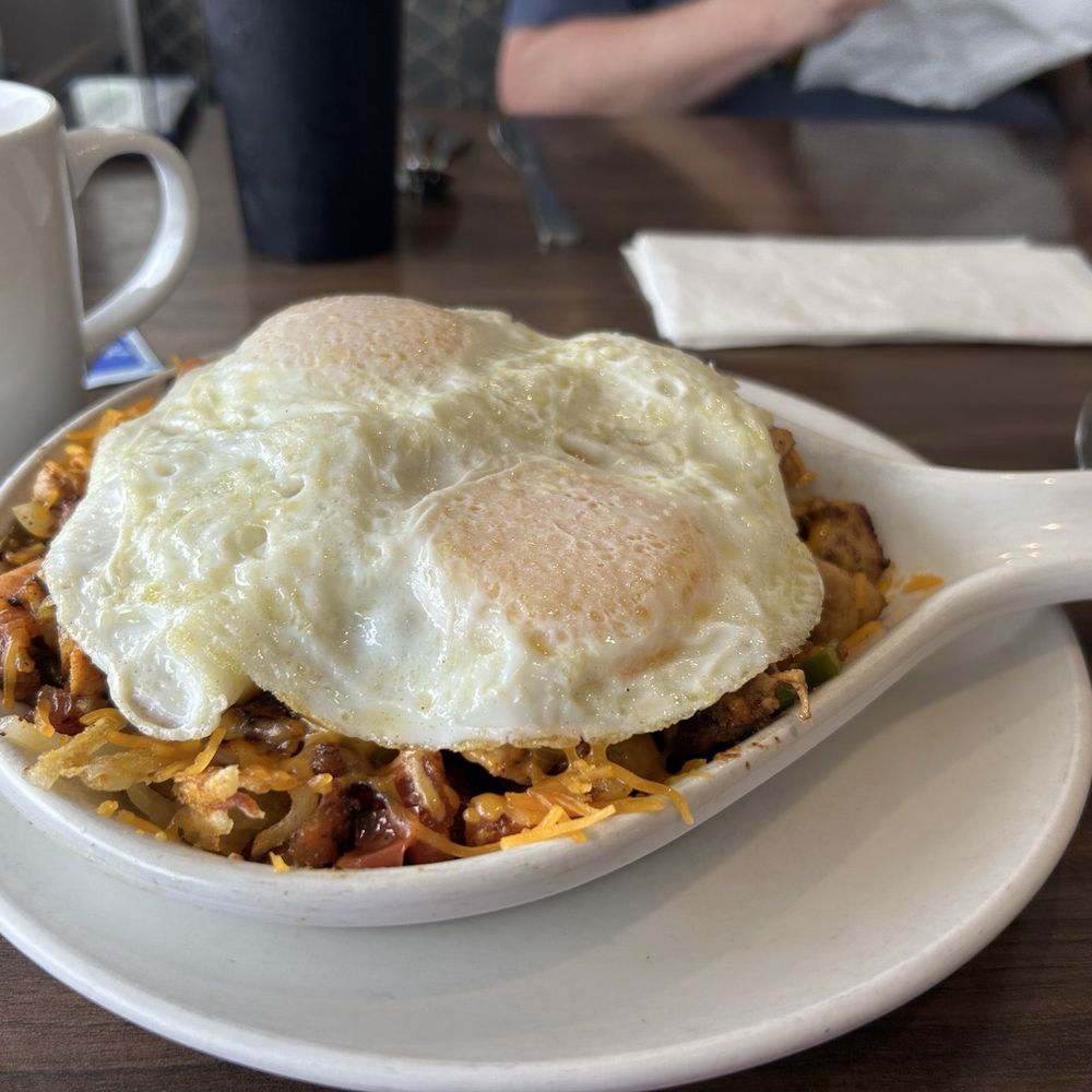 I stopped in the old Hullar's Restaurant which on May 6th will open for  lunch and dinners as the \, image size:1000x1000