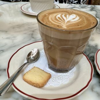 Le Diplomate - Mocha hazelnut coffee - Brasseries Near Me - Washington, DC, District of Columbia