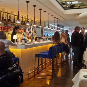 La Piazza - Beautiful bar. - Pizza Near Me - New York, New York La Piazza - Beautiful bar. - Pizza Near Me - New York, New York