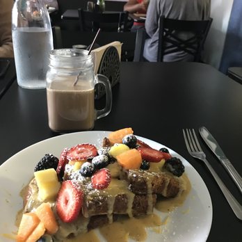 Water for Chocolate - Raisin Bread French Toast - Breakfast & Brunch Near Me - Baltimore, Maryland Water for Chocolate - Raisin Bread French Toast - Breakfast & Brunch Near Me - Baltimore, Maryland