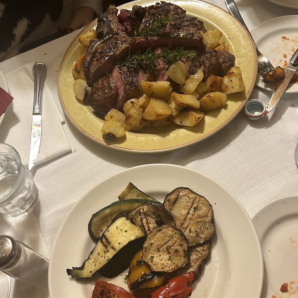 Ristorante Accademia - Steak and grilled vegetables excellent - Tuscan Near Me - Florence, FI Ristorante Accademia - Steak and grilled vegetables excellent - Tuscan Near Me - Florence, FI