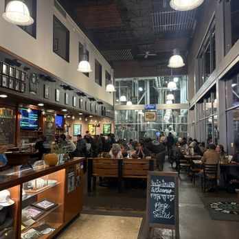 Worthy Brewing - The restaurant - Breweries Near Me - Bend, Oregon