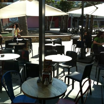 Caffe Latte - Interior y vista de la terraza - Coffee & Tea Near Me - Saragossa, Z