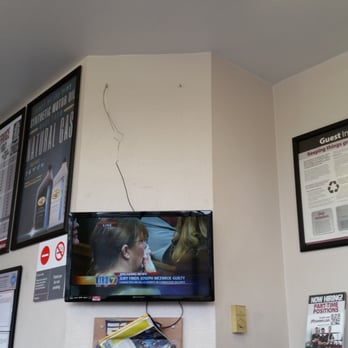 Jiffy Lube - TV keeps losing reception. I wonder why. - Oil Change Stations Near Me - Seattle, Washington