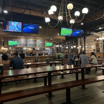 Pinthouse Pizza - Restaurant - Brewpubs Near Me - Round Rock, Texas