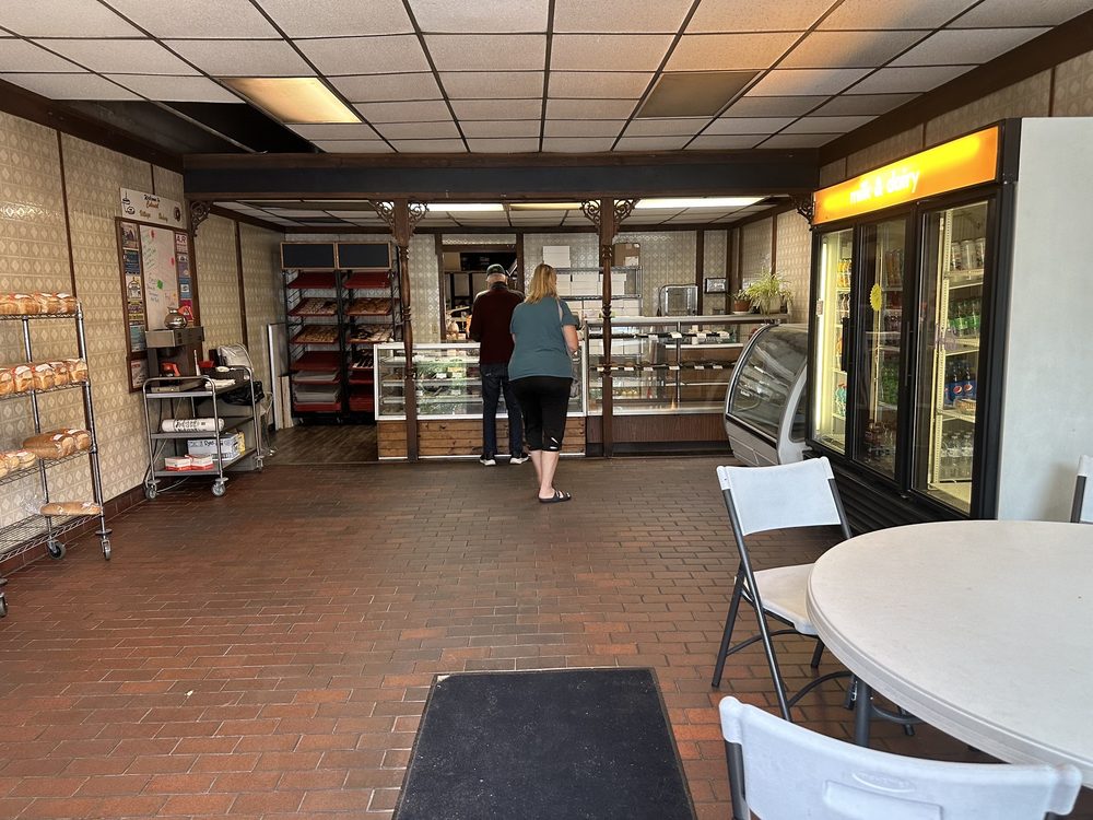 COLONIAL VILLAGE BAKERY Updated September 2024 325 W Houghton Ave