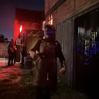Sir Henry's Haunted Trail - Welder guy not sparking - Haunted Houses Near Me - Plant City, Florida Sir Henry's Haunted Trail - Welder guy not sparking - Haunted Houses Near Me - Plant City, Florida