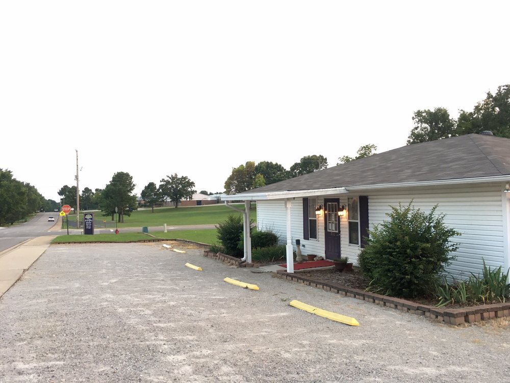 THE PURPLE DOOR Updated October 2024 710 N College St, Mtn Home