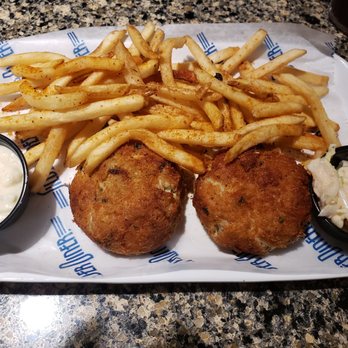 Silver Diner - Crab cake platter - Diners Near Me - Baltimore, Maryland Silver Diner - Crab cake platter - Diners Near Me - Baltimore, Maryland