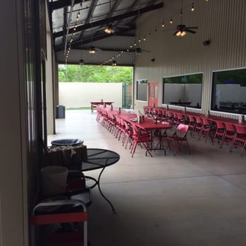 Bigz Burger Joint - Outdoor seating. - Burgers Near Me - San Antonio, Texas