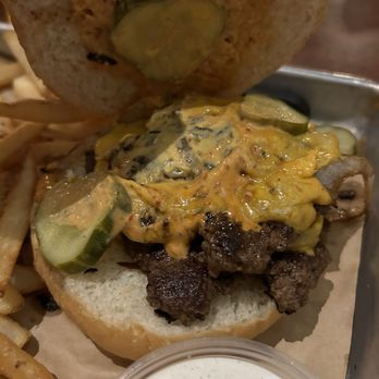 Fat Heads Saloon - Smash burger - Chicken Wings Near Me - Pittsburgh, Pennsylvania Fat Heads Saloon - Smash burger - Chicken Wings Near Me - Pittsburgh, Pennsylvania