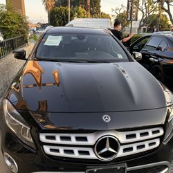 Royal Auto Dealer - Mercedes-Benz GLA250