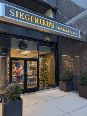 Siegfried's Delicatessen by null