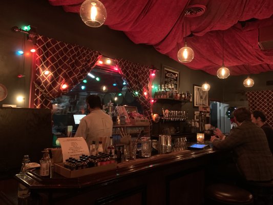 R6 DISTILLERY by null