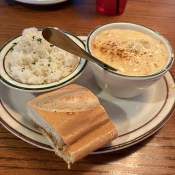 Floyd's Cajun Seafood - Cypress - Crawfish bisque - Cajun/Creole Near Me - Cypress, Texas