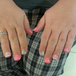 L A Nails