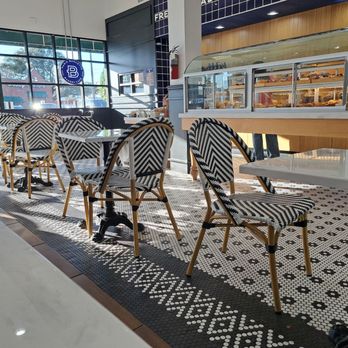 Paris Baguette - Seating area - Bakeries Near Me - Houston, Texas Paris Baguette - Seating area - Bakeries Near Me - Houston, Texas