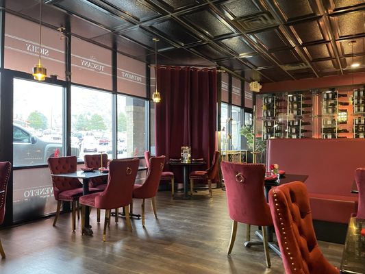 Ve La Thai Fine Dining Restaurant & Wine by null