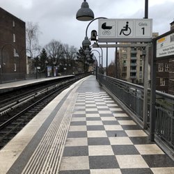 U-Bahnhof Mundsburg - Bahnsteig Richtung Barmbek