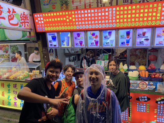 Dongdamen Night Market by null