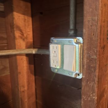 Elite Power General Contractor - Rewired garage outlet with lights now working - Electricians Near Me