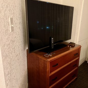 Residence Inn Newark Silicon Valley - Bedroom tv - Hotels Near Me - Newark, California Residence Inn Newark Silicon Valley - Bedroom tv - Hotels Near Me - Newark, California