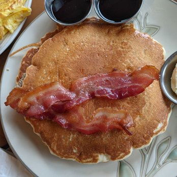 Sunrise Memphis - Not-So-Short Stack - Breakfast & Brunch Near Me - Memphis, Tennessee Sunrise Memphis - Not-So-Short Stack - Breakfast & Brunch Near Me - Memphis, Tennessee