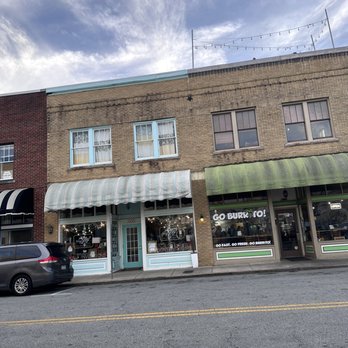 Go Burrito - a car parked in front of a building - Mexican Near Me - Salisbury, North Carolina