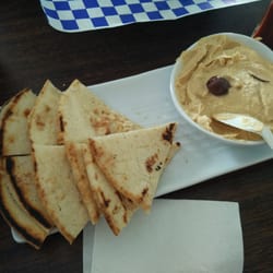 La Grieguita - Humus y pan pita.. Delicioso.