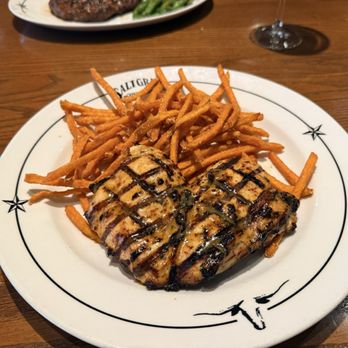 Saltgrass Steak House - Chicken breast - Steakhouses Near Me - Dallas, Texas Saltgrass Steak House - Chicken breast - Steakhouses Near Me - Dallas, Texas