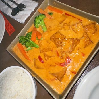 Gumrai Thai - Red Curry - Thai Near Me - Arlington Heights, Illinois