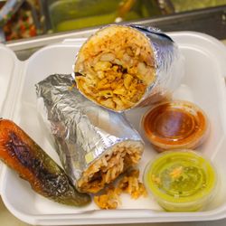 El Aguacate Taqueria y Birrieria - Burritos