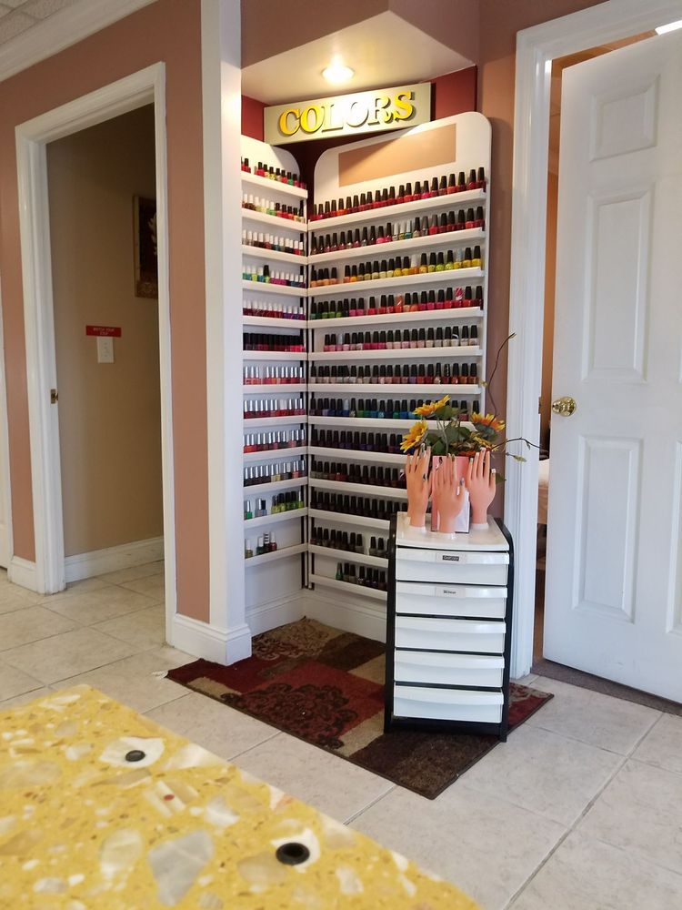 AHH NAILS AND SPA 22 Photos & 33 Reviews 8455 Baltimore National Pike, Ellicott City