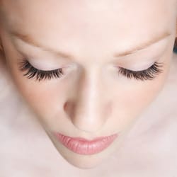 Remi Eros - Eyelash Extensions